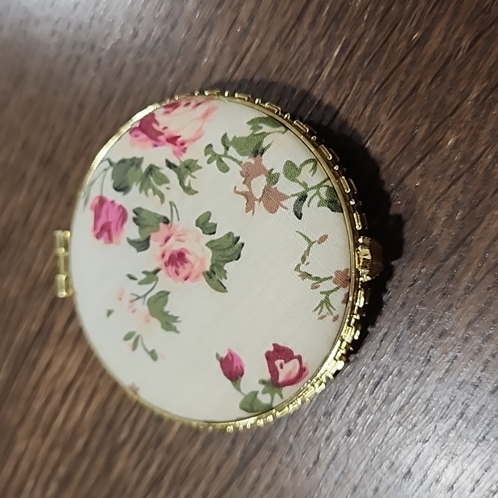Floral Makeup Compact Mirror - Picture 2 of 2